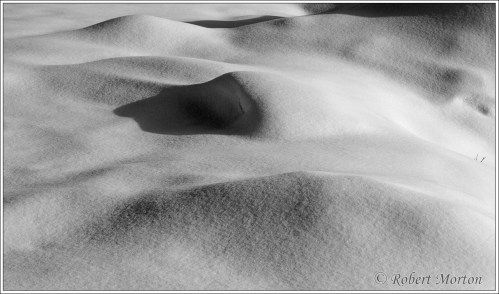 snow-surfaces-mono